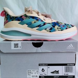 Adidas sport shoes girl